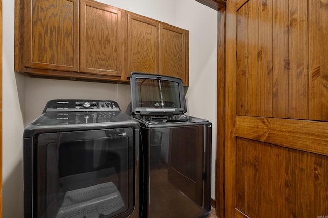 539 Burchwood Bay Rd, Hot Springs, AR 71913 - laundry room featuring cabinet space and washer and clothes dryer