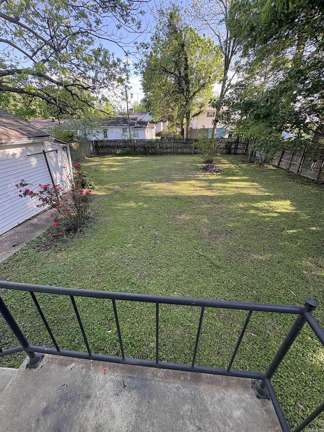 view of yard featuring a fenced backyard