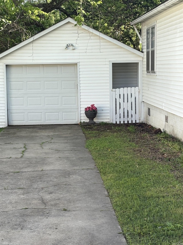 detached garage with driveway