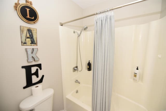 135 Hillview Dr Unit 109, Fairfield Bay, AR 72088 - bathroom featuring toilet and shower / tub combo