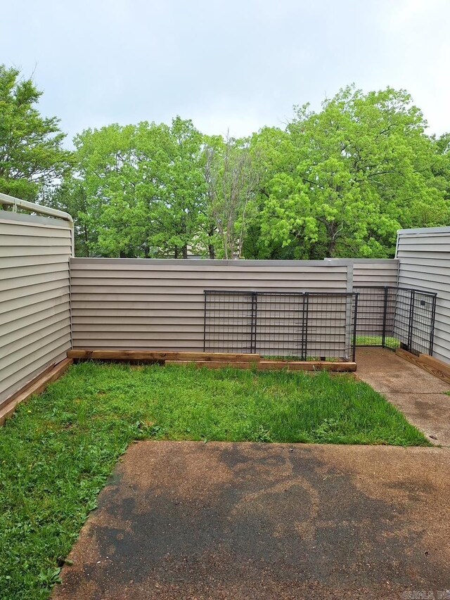 135 Hillview Dr Unit 109, Fairfield Bay, AR 72088 - view of yard with fence