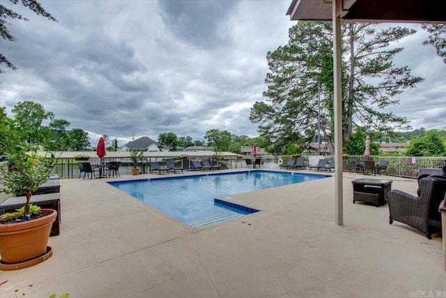 142 Lake Hamilton Dr Unit 204, Hot Springs, AR 71913 - community pool featuring a patio and fence