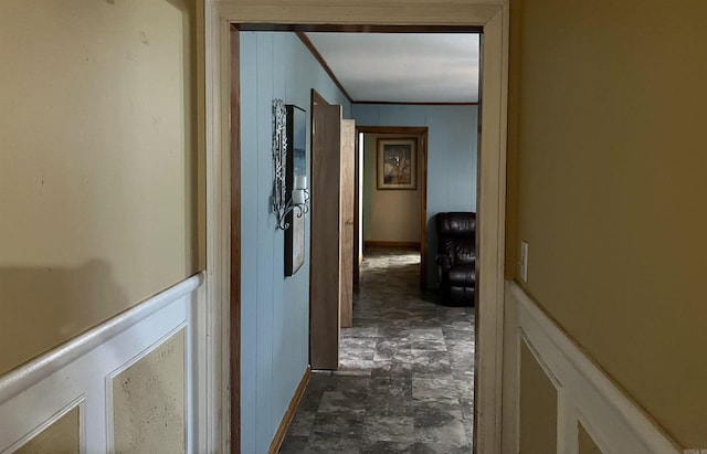 190 E Poplar St, Piggott, AR 72454 - hall featuring stone finish floor and a decorative wall