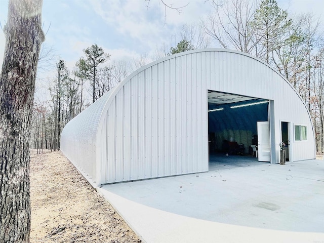 view of detached garage