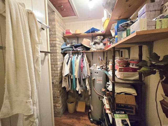 604 N Grand Ave, Mcrae, AR 72102 - storage with water heater