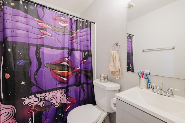 full bathroom with toilet, a shower with curtain, visible vents, and vanity