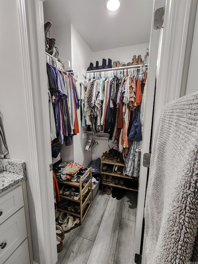 505 E Mississippi St, Beebe, AR 72012 - walk in closet featuring wood finished floors