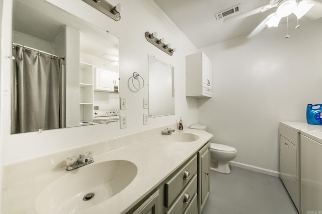 full bathroom with visible vents, washer and clothes dryer, a sink, and ceiling fan