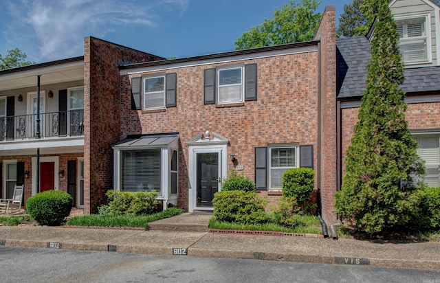 2200 Andover Ct, Little Rock, AR 72227 - multi unit property with a balcony and brick siding