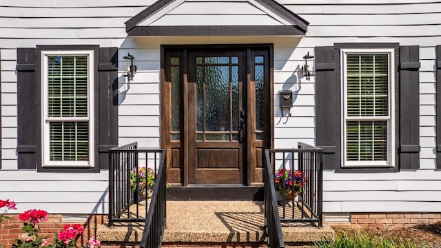 2300 Old Forge Dr, Little Rock, AR 72227 - entrance to property featuring crawl space