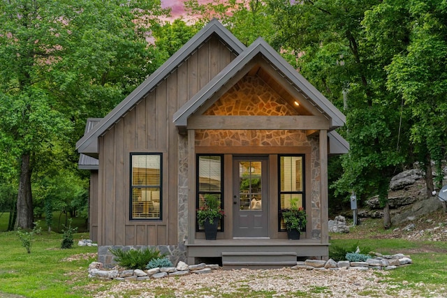 view of outbuilding