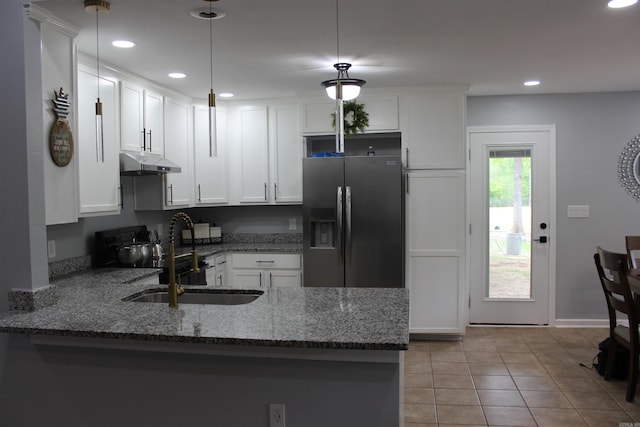 24076 Gracie Layne Ln, Bauxite, AR 72011 - kitchen featuring a sink, dark stone countertops, a peninsula, under cabinet range hood, and stainless steel refrigerator with ice dispenser