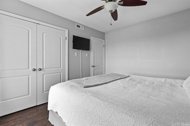 120 Catalina Cir Unit 2A, Hot Springs, AR 71913 - bedroom with a closet, a ceiling fan, dark wood-style flooring, and visible vents