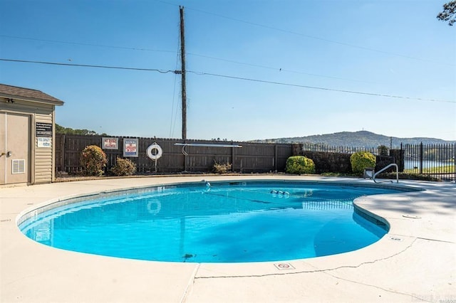 120 Catalina Cir Unit 2A, Hot Springs, AR 71913 - community pool with a fenced backyard and a mountain view