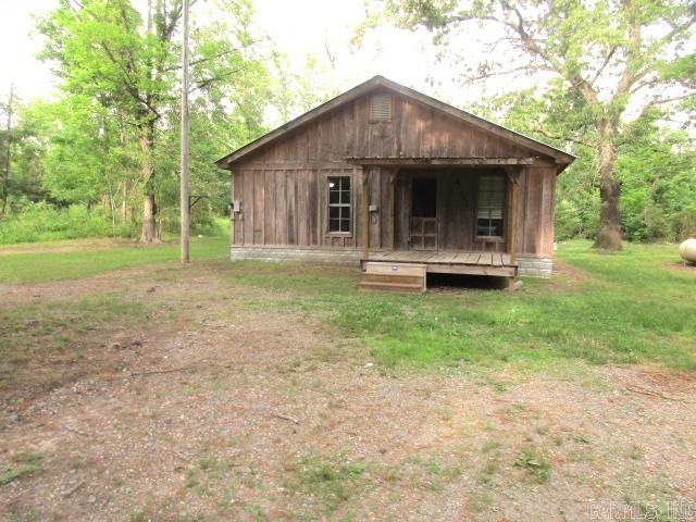 view of outdoor structure with an outdoor structure