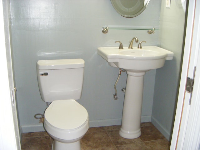 1526 Pine Manor Dr, Arkadelphia, AR 71923 - bathroom with toilet and baseboards