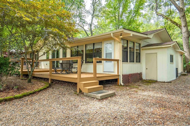 15 Tarifa Ln, Hot Springs Village, AR 71909 - back of house with a wooden deck