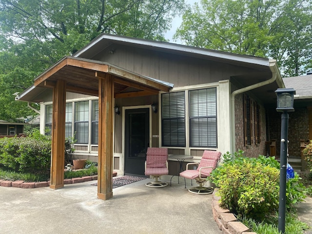 874 Stacy Spgs, Heber Springs, AR 72543 - doorway to property with a patio area