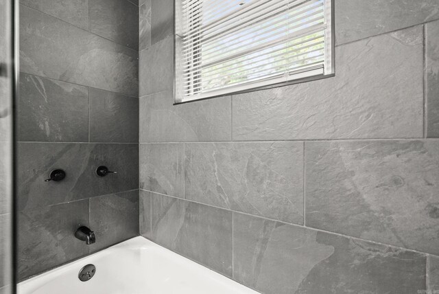 22 Colony Rd, Little Rock, AR 72227 - view of full bathroom