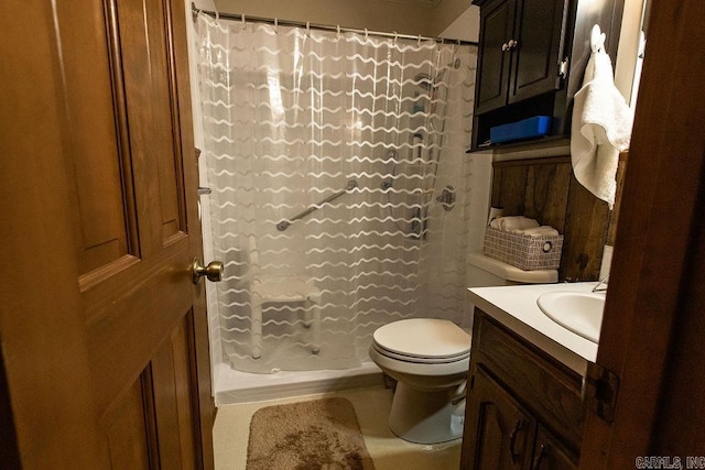 bathroom with toilet, a shower with shower curtain, and vanity