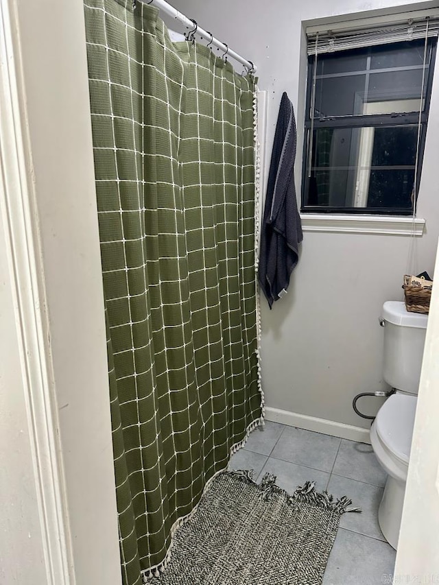 885 Mount Carmel Rd, Cabot, AR 72023 - full bathroom featuring tile patterned floors, toilet, and a shower with shower curtain