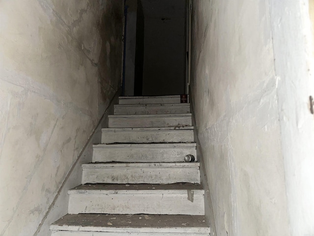 2211 W 17th St, Little Rock, AR 72202 - view of stairs