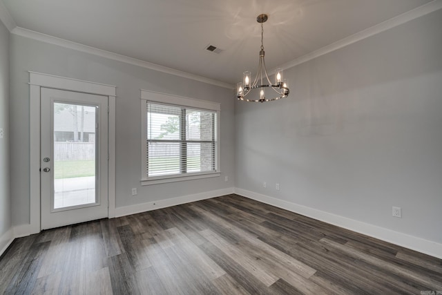 interior space with visible vents, ornamental molding, baseboards, dark wood-style floors, and a notable chandelier