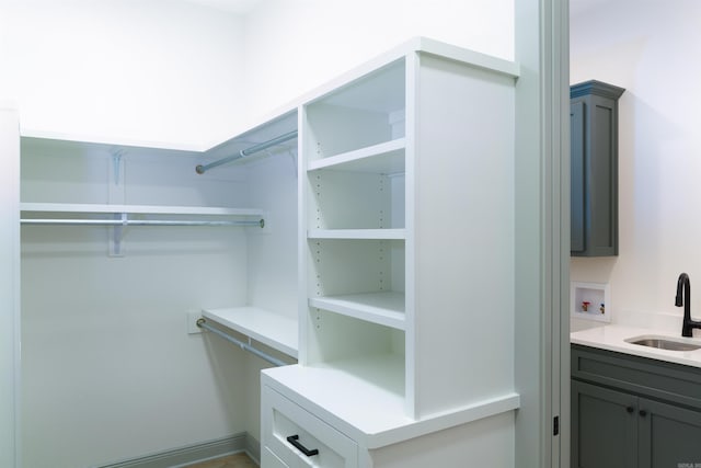 100 Laurie Dr, Mena, AR 71953 - spacious closet featuring a sink