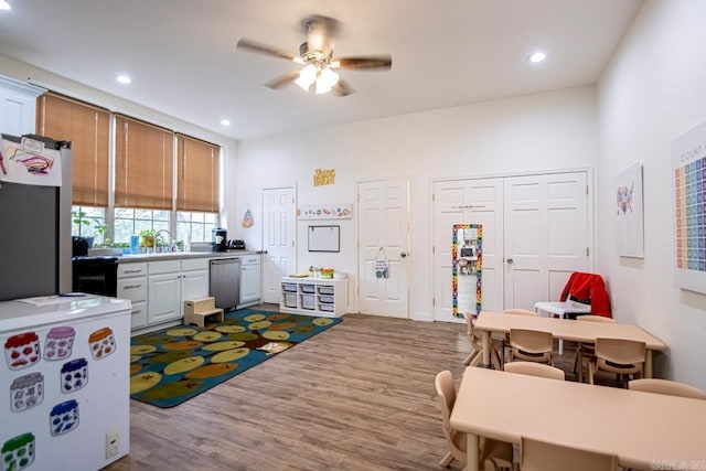 4201 Lovell Ln, Benton, AR 72019 - kitchen featuring dark wood-type flooring, a ceiling fan, dishwasher, and recessed lighting