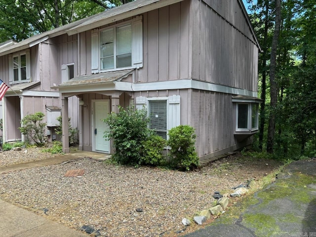 view of front of property featuring board and batten siding