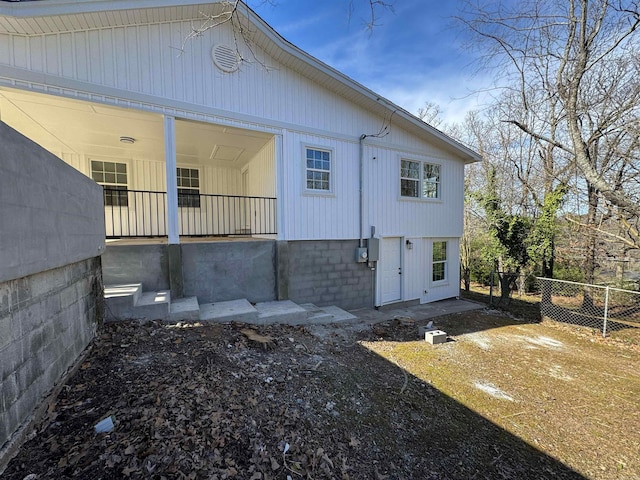 209 Goshen Ave, North Little Rock, AR 72116 - rear view of house with fence