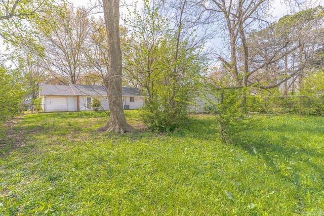 3210 Kingsbury St, Jonesboro, AR 72401 - view of yard featuring fence