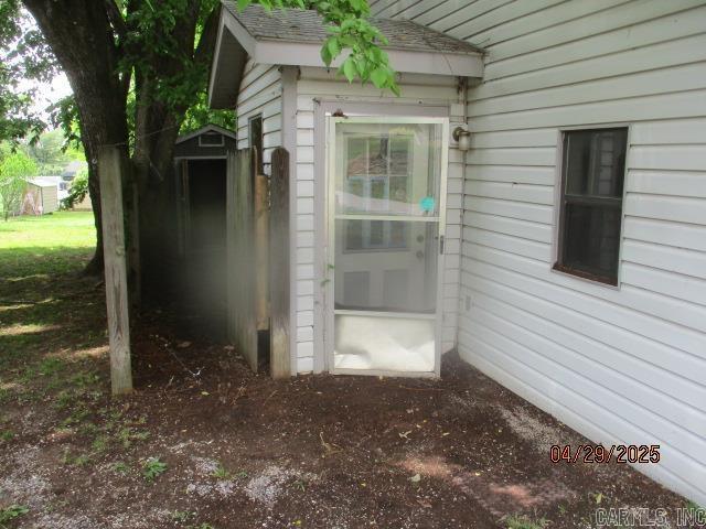 view of property entrance