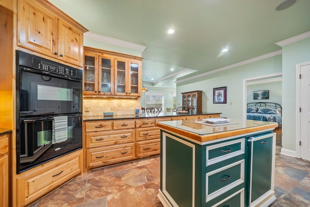 199 Gleneagle Loop, Hot Springs, AR 71913 - kitchen featuring tasteful backsplash, recessed lighting, crown molding, green cabinets, and dobule oven black