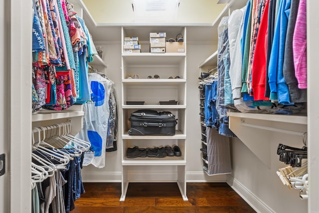199 Gleneagle Loop, Hot Springs, AR 71913 - walk in closet featuring wood finished floors