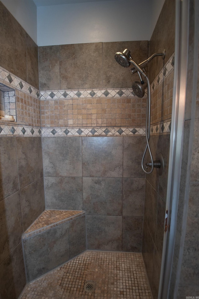 102 Cordell Rd, Beebe, AR 72012 - bathroom featuring tiled shower