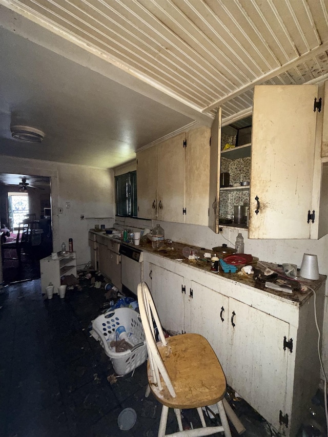 kitchen with dishwashing machine