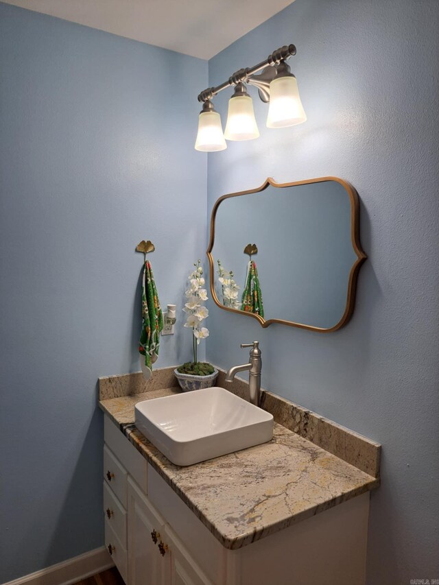 320 E 4th St, Lonoke, AR 72086 - bathroom with vanity
