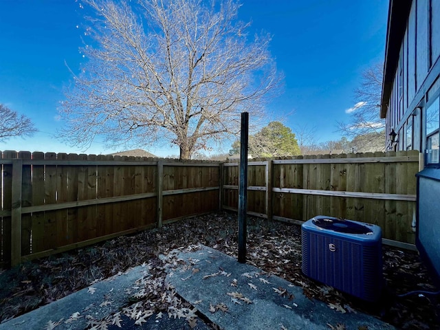 1906 W Matthews Ave, Jonesboro, AR 72401 - view of yard with a fenced backyard and central AC
