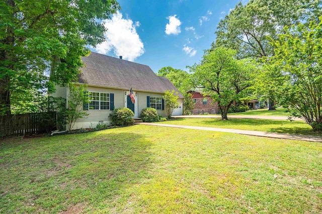 330 Melwood St, Hot Springs National Park, AR 71901 - view of front of house featuring fence, an attached garage, a front lawn, and driveway