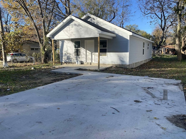 bungalow featuring a porch