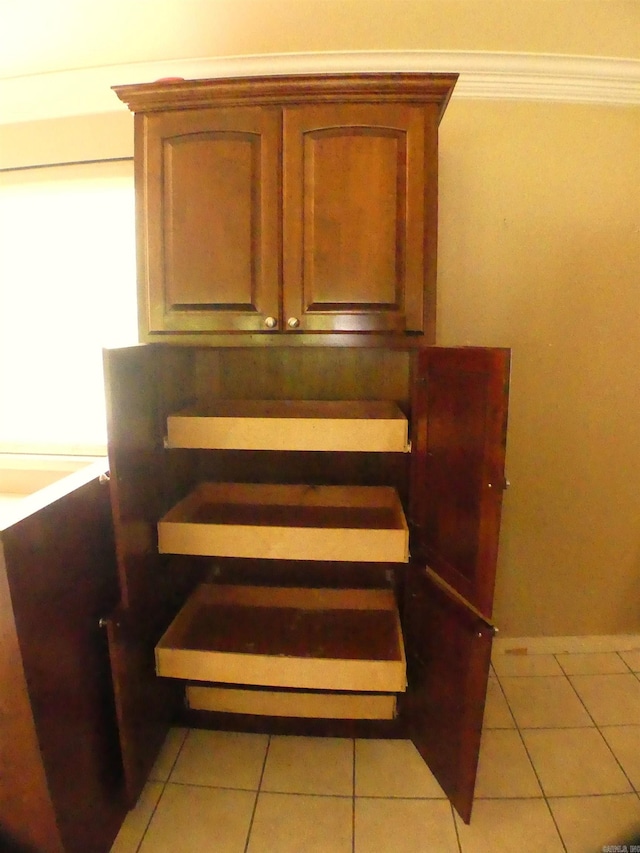 137 Gone Fishin Ln, Mena, AR 71953 - detailed view of baseboards