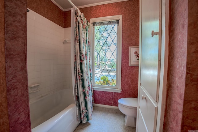 5 Southern Pines Cv, Pine Bluff, AR 71603 - bathroom with wallpapered walls, toilet, baseboards, ornamental molding, and shower / bathtub combination with curtain