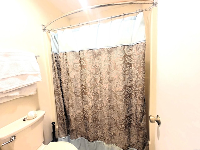301 Hammond Unit A3, Hot Springs, AR 71913 - bathroom with toilet