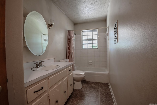 full bathroom with a textured ceiling, toilet, vanity, baseboards, and shower / bath combo with shower curtain