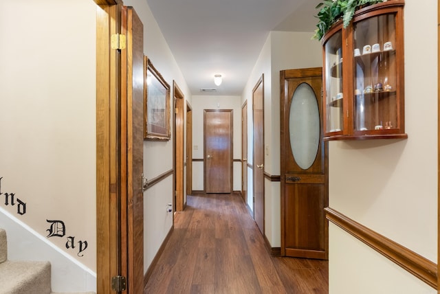 1000 Grandview Heights Dr, Conway, AR 72032 - hallway featuring dark wood-type flooring