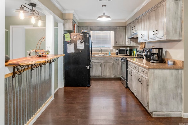 718 Jones St, Sheridan, AR 72150 - kitchen featuring appliances with stainless steel finishes, under cabinet range hood, a sink, light countertops, and crown molding