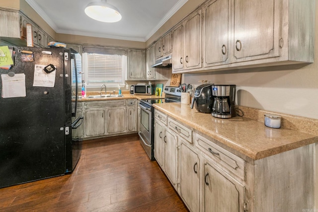 718 Jones St, Sheridan, AR 72150 - kitchen featuring stainless steel appliances, a sink, under cabinet range hood, crown molding, and light countertops
