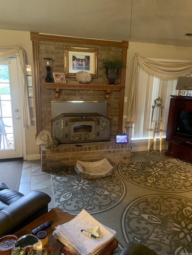 living area with baseboards
