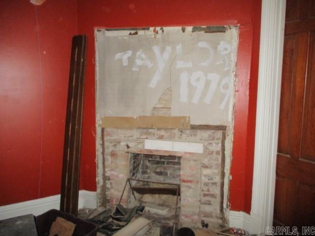 1612 W 23rd St, Little Rock, AR 72206 - detailed view of a fireplace